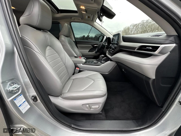 2022 Toyota Highlander XLE with VIN 5TDHZRBH2NS163799, listed as a Copart auction lot 54420685 with 192,047 mi miles and Clean Title. Bid and sale history available at carsss.com. Image 5.