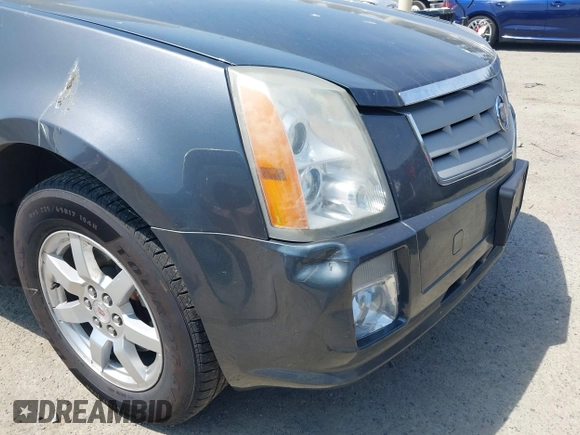 2008 Cadillac SRX RWD z VIN 1GYEE637180205948, wystawiony jako IAAI lot #42487005 z przebiegiem 203 458 mil mil oraz . Historia ofert i sprzedaży dostępna na DreamBid. Obrazek 6.