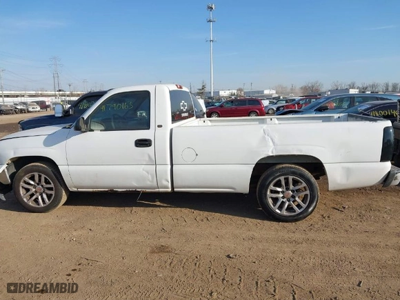 2002 Chevrolet Silverado 1500 with VIN 1GCEC14W62Z161730, listed as a IAAI auction lot 41790163 with 206,957 mi miles. Bid and sale history available at carsss.com. Image 14.