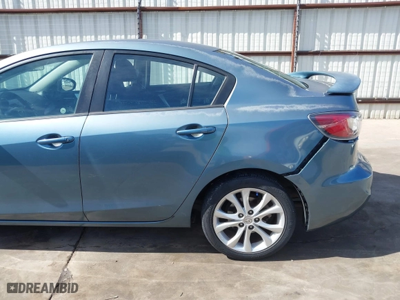 2011 Mazda Mazda3 s Sport with VIN JM1BL1U68B1419411, listed as a IAAI auction lot 41798083 with 105,314 mi miles. Bid and sale history available at carsss.com. Image 19.