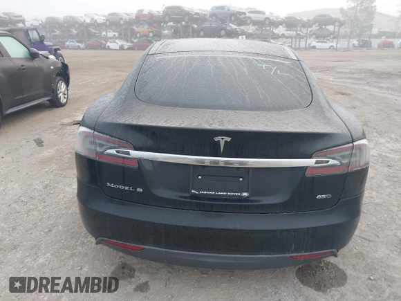 2015 Tesla Model S 85D with VIN 5YJSA1E24FF111120, listed as a IAAI auction lot 41471698 with 58,126 mi miles. Bid and sale history available at carsss.com. Image 17.