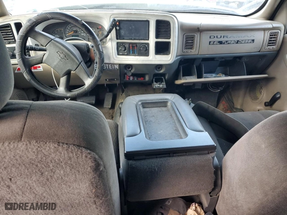 2004 Chevrolet Silverado 3500 DRW with VIN 1GCJK33104F120422, listed as a Copart auction lot 78437134 with NaN miles and Salvage Title. Bid and sale history available at carsss.com. Image 8.