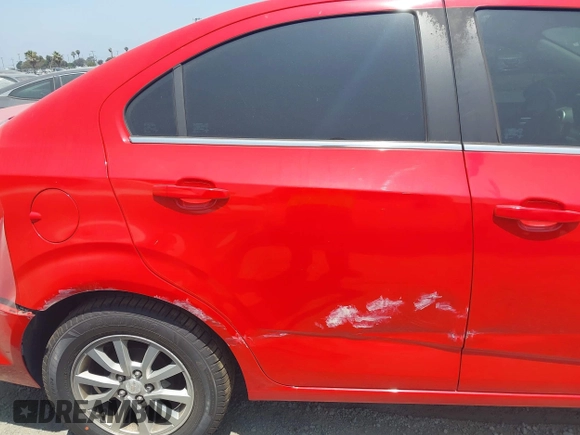 2018 Chevrolet Sonic LT with VIN 1G1JD5SG3J4123567, listed as a IAAI auction lot 42494476 with 44,431 mi miles and . Bid and sale history available at DreamBid. Image 18.