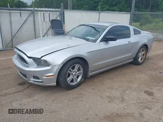 2014 Ford Mustang V6 с VIN 1ZVBP8AMXE5297192, выставлен на аукционе IAAI как лот 42231701 с пробегом Не указан миль и . История ставок и продаж доступна на DreamBid. Изображение 18.