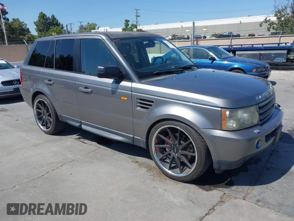 2008 Land Rover Range Rover Sport HSE z VIN SALSK25458A121339, wystawiony jako IAAI lot #42381868 z przebiegiem 173 469 mil mil oraz . Historia ofert i sprzedaży dostępna na DreamBid. Obrazek 1.