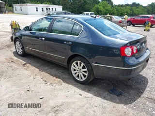 2006 Volkswagen Passat z VIN WVWFU73CX6P164725, wystawiony jako IAAI lot #42255126 z przebiegiem 108 419 mil mil oraz . Historia ofert i sprzedaży dostępna na DreamBid. Obrazek 3.