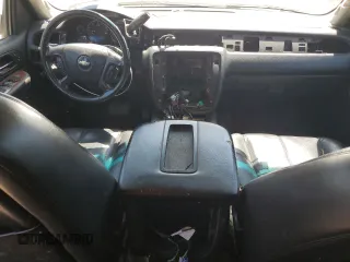 2007 Chevrolet Suburban LTZ с VIN 3GNFK16367G101178, выставлен на аукционе Copart как лот 56466375 с пробегом Не указан миль и Чистый • Clean title. История ставок и продаж доступна на DreamBid. Изображение 8.