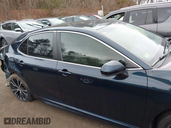 2020 Toyota Camry SE with VIN 4T1G11AK6LU983759, listed as a IAAI auction lot 41727151 with 73,331 mi miles. Bid and sale history available at carsss.com. Image 14.