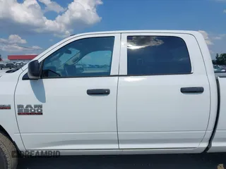 2017 Ram 2500 Tradesman с VIN 3C6TR5CT8HG698491, выставлен на аукционе IAAI как лот 42661073 с пробегом 163 421 миль миль и . История ставок и продаж доступна на DreamBid. Изображение 14.