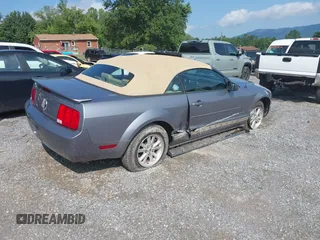 2007 Ford Mustang Deluxe with VIN 1ZVFT84N275210034, listed as a IAAI auction lot 42601412 with 78,078 mi miles and . Bid and sale history available at DreamBid. Image 4.