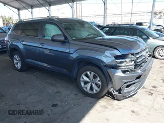 2019 Volkswagen Atlas SE z VIN 1V2DR2CA2KC547116, wystawiony jako IAAI lot #41840372 z przebiegiem 102 625 mil mil oraz . Historia ofert i sprzedaży dostępna na DreamBid. Obrazek 1.
