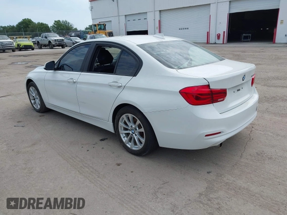2017 BMW 3 Series 320i z VIN WBA8E1G51HNU12483, wystawiony jako IAAI lot #42339324 z przebiegiem Nie podano mil oraz . Historia ofert i sprzedaży dostępna na DreamBid. Obrazek 3.