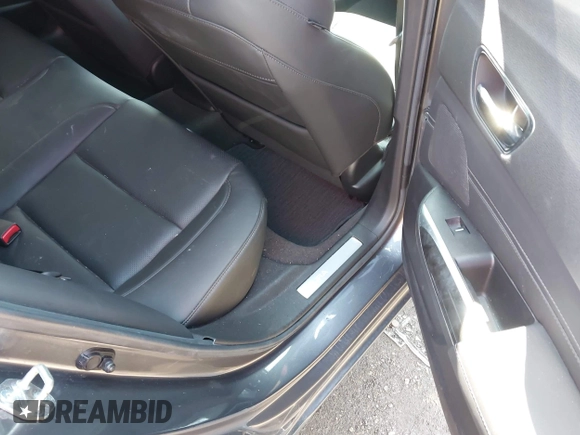 2020 Acura TLX w/Technology Pkg with VIN 19UUB1F52LA012185, listed as a IAAI auction lot 41942957 with 14,677 mi miles. Bid and sale history available at carsss.com. Image 8.