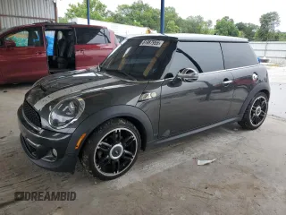 2013 MINI Hardtop S with VIN WMWSV3C5XDT391498, listed as a Copart auction lot 61987955 with 106,189 mi miles and Clean title. Bid and sale history available at DreamBid. Image 1.