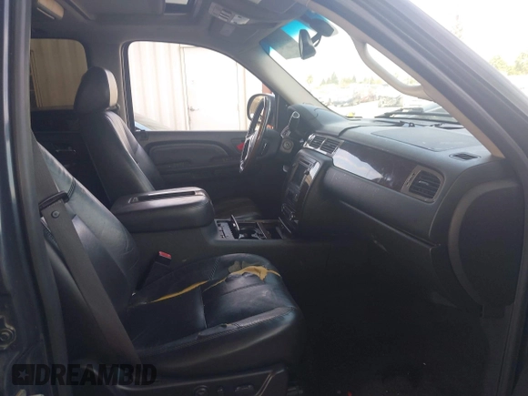 2008 GMC Yukon Denali z VIN 1GKFK638X8J140043, wystawiony jako IAAI lot #42039660 z przebiegiem 199 081 mil mil oraz . Historia ofert i sprzedaży dostępna na DreamBid. Obrazek 5.
