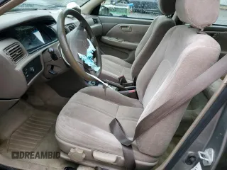 1998 Toyota Camry LE z VIN 4T1BG22K9WU300292, wystawiony jako Copart lot #52169985 z przebiegiem 247 137 mil mil oraz Szkoda całkowita • Salvage title. Historia ofert i sprzedaży dostępna na DreamBid. Obrazek 7.