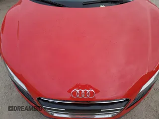 2014 Audi R8 z VIN WUAVNAFG9EN000206, wystawiony jako Copart lot #76712994 z przebiegiem Nie podano mil oraz Nie do naprawy • Non repairable. Historia ofert i sprzedaży dostępna na DreamBid. Obrazek 11.