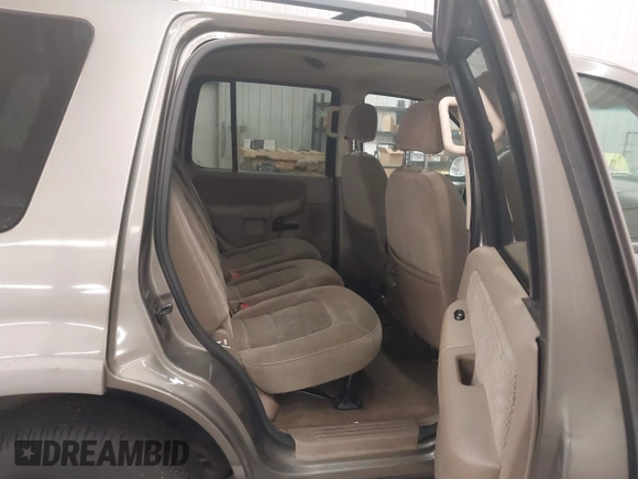 2002 Ford Explorer XLT z VIN 1FMZU73K92ZC68685, wystawiony jako IAAI lot #42710648 z przebiegiem 223 924 mil mil oraz . Historia ofert i sprzedaży dostępna na DreamBid. Obrazek 8.