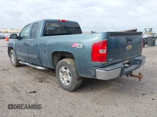 2007 Chevrolet Silverado 1500 1LT with VIN 1GCEK19087Z649494, listed as a IAAI auction lot 41913771 with 196,954 mi miles and . Bid and sale history available at DreamBid. Image 3.