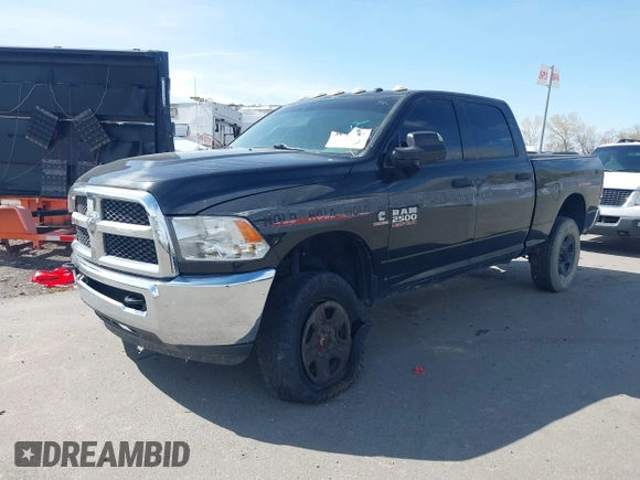 2018 Ram 2500 Tradesman z VIN 3C6UR5CL5JG359438, wystawiony jako IAAI lot #39767267 z przebiegiem 148 103 mil mil oraz . Historia ofert i sprzedaży dostępna na DreamBid. Obrazek 17.