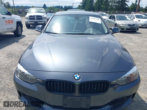 2014 BMW 3 Series 328i xDrive с VIN WBA3B5C5XEP652003, выставлен на аукционе IAAI как лот 42599798 с пробегом 117 649 миль миль и . История ставок и продаж доступна на DreamBid. Изображение 6.