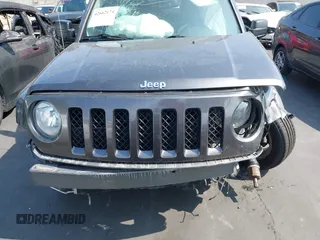 2016 Jeep Patriot Latitude with VIN 1C4NJRFB2GD637975, listed as a IAAI auction lot 42662174 with 115,709 mi miles and . Bid and sale history available at DreamBid. Image 13.