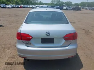 2012 Volkswagen Jetta SE z VIN 3VWDP7AJ5CM309927, wystawiony jako IAAI lot #42414951 z przebiegiem 128 109 mil mil oraz . Historia ofert i sprzedaży dostępna na DreamBid. Obrazek 16.