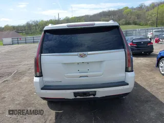 2016 Cadillac Escalade Platinum z VIN 1GYS4DKJ6GR368113, wystawiony jako IAAI lot #42115887 z przebiegiem 113 777 mil mil oraz . Historia ofert i sprzedaży dostępna na DreamBid. Obrazek 16.