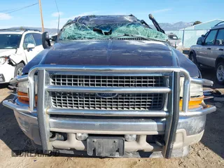 2001 Ford Excursion Limited с VIN 1FMNU43S11EB30853, выставлен на аукционе IAAI как лот 40811430 с пробегом 160 527 миль миль и . История ставок и продаж доступна на DreamBid. Изображение 13.