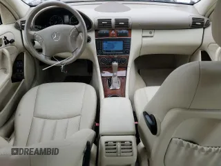 2006 Mercedes-Benz C 280 Luxury z VIN WDBRF92H46F774155, wystawiony jako Copart lot #59687985 z przebiegiem 56 007 mil mil oraz Szkoda całkowita • Salvage title. Historia ofert i sprzedaży dostępna na DreamBid. Obrazek 8.