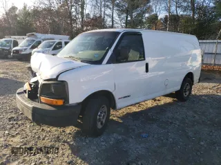 2012 GMC Savana z VIN 1GTW7FBA8C1179658, wystawiony jako Copart lot #79850044 z przebiegiem 303 239 mil mil oraz Czysty tytuł • Clean title. Historia ofert i sprzedaży dostępna na DreamBid. Obrazek 1.