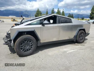 2024 Tesla Cybertruck с VIN 7G2CEHED7RA035023, выставлен на аукционе Copart как лот 50871215 с пробегом 960 миль миль и Списание • Salvage title. История ставок и продаж доступна на DreamBid. Изображение 1.
