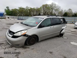 2008 Toyota Sienna CE z VIN 5TDZK23C98S142438, wystawiony jako Copart lot #54898675 z przebiegiem 211 400 mil mil oraz Szkoda całkowita • Salvage title. Historia ofert i sprzedaży dostępna na DreamBid. Obrazek 1.
