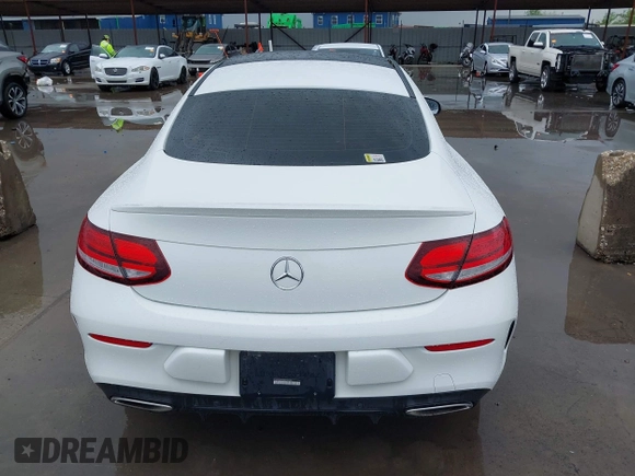 2021 Mercedes-Benz C 300 z VIN W1KWJ8EB9MG095256, wystawiony jako IAAI lot #41938967 z przebiegiem 26 404 mil mil oraz . Historia ofert i sprzedaży dostępna na DreamBid. Obrazek 16.