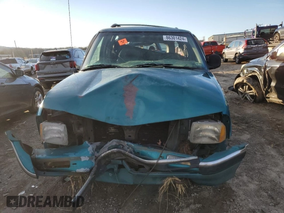 1995 Chevrolet Blazer z VIN 1GNDT13W2SK204831, wystawiony jako Copart lot #86301424 z przebiegiem 122 281 mil mil oraz Szkoda całkowita • Salvage title. Historia ofert i sprzedaży dostępna na DreamBid. Obrazek 5.