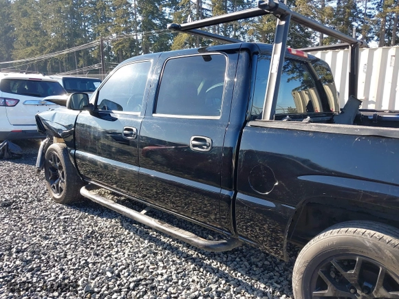 2006 Chevrolet Silverado 1500 LT1 with VIN 2GCEK13T061106215, listed as a IAAI auction lot 41434766 with 154,862 mi miles. Bid and sale history available at carsss.com. Image 14.