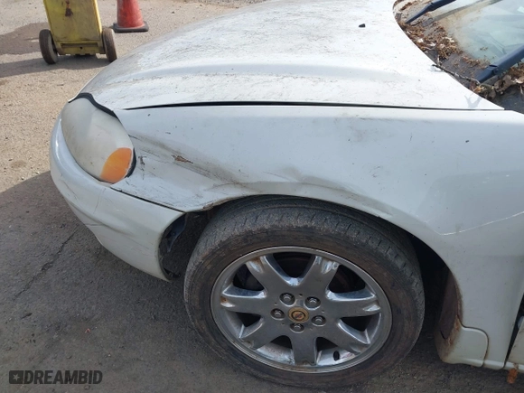 2001 Chrysler Sebring LXi with VIN 4C3AG52H61E190300, listed as a IAAI auction lot 41551135 with 123,715 mi miles. Bid and sale history available at carsss.com. Image 6.