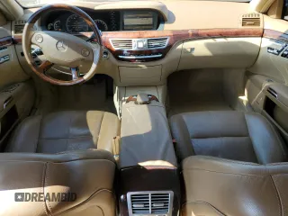 2008 Mercedes-Benz S 550 z VIN WDDNG86X68A175837, wystawiony jako Copart lot #56987915 z przebiegiem 149 855 mil mil oraz Szkoda całkowita • Salvage title. Historia ofert i sprzedaży dostępna na DreamBid. Obrazek 8.