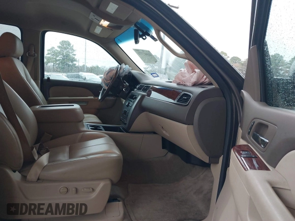 2014 GMC Yukon SLT with VIN 1GKS1CE00ER164663, listed as a IAAI auction lot 41547771 with 178,998 mi miles. Bid and sale history available at carsss.com. Image 5.