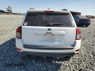 2016 Jeep Compass Sport z VIN 1C4NJCBA9GD568342, wystawiony jako Copart lot #61505995 z przebiegiem 133 368 mil mil oraz Szkoda całkowita • Salvage title. Historia ofert i sprzedaży dostępna na DreamBid. Obrazek 6.