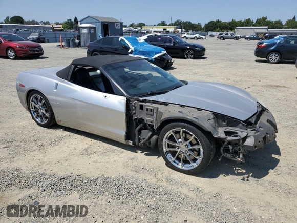 2007 Chevrolet Corvette z VIN 1G1YY36U975116245, wystawiony jako Copart lot #59045645 z przebiegiem 265 138 mil mil oraz Szkoda całkowita • Salvage title. Historia ofert i sprzedaży dostępna na DreamBid. Obrazek 4.