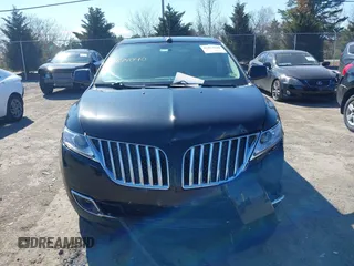 2011 Lincoln MKX with VIN 2LMDJ6JK5BBJ05443, listed as a IAAI auction lot 41871040 with 183,294 mi miles. Bid and sale history available at carsss.com. Image 12.
