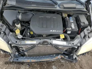 2011 Chrysler Town & Country Touring L z VIN 2A4RR8DG2BR703119, wystawiony jako Copart lot #58184975 z przebiegiem 180 601 mil mil oraz Szkoda całkowita • Salvage title. Historia ofert i sprzedaży dostępna na DreamBid. Obrazek 12.
