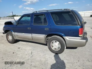 2001 GMC Jimmy SL with VIN 1GKCS13WX12112182, listed as a Copart auction lot 73460264 with 0 mi miles and Non Repairable. Bid and sale history available at carsss.com. Image 2.