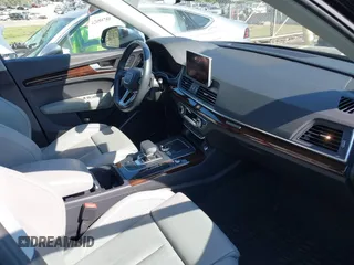 2018 Audi Q5 Premium Plus z VIN WA1BNAFY0J2217142, wystawiony jako IAAI lot #42049376 z przebiegiem 84 100 mil mil oraz . Historia ofert i sprzedaży dostępna na DreamBid. Obrazek 5.