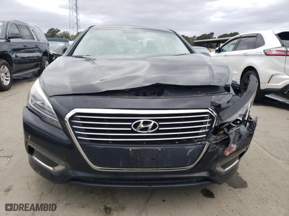2016 Hyundai Sonata Plug-In Hybrid with VIN KMHE14L26GA031518, listed as a Copart auction lot 82179763 with 0 mi miles. Bid and sale history available at carsss.com. Image 5.