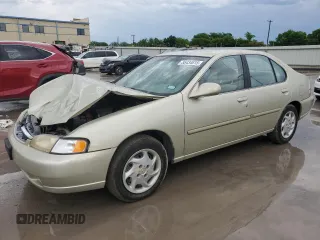 1998 Nissan Altima XE z VIN 1N4DL01D4WC217607, wystawiony jako Copart lot #55434615 z przebiegiem 182 205 mil mil oraz Szkoda całkowita • Salvage title. Historia ofert i sprzedaży dostępna na DreamBid. Obrazek 1.