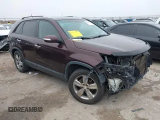 2012 Kia Sorento EX z VIN 5XYKU3A63CG306285, wystawiony jako IAAI lot #42166617 z przebiegiem 215 132 mil mil oraz . Historia ofert i sprzedaży dostępna na DreamBid. Obrazek 1.