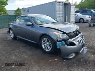2011 Infiniti G37 with VIN JN1CV6FE8BM952781, listed as a IAAI auction lot 42144510 with 88,126 mi miles. Bid and sale history available at carsss.com. Image 1.