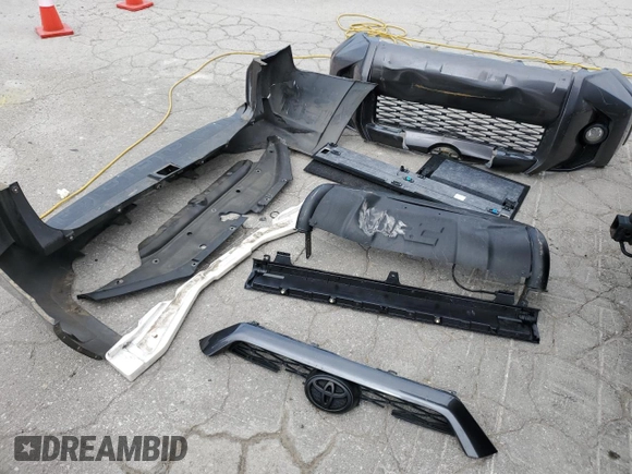 2017 Toyota 4Runner SR5 с VIN JTEBU5JR5H5465181, выставлен на аукционе Copart как лот 57062665 с пробегом 150 386 миль миль и Списание • Salvage title. История ставок и продаж доступна на DreamBid. Изображение 13.